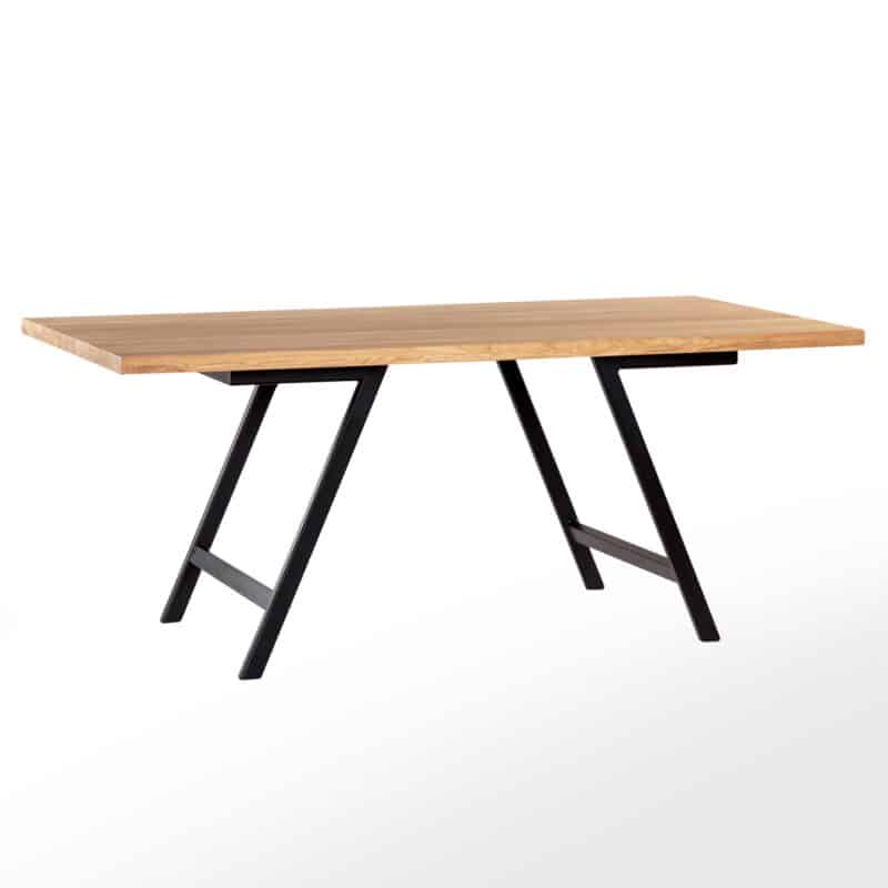 Nowoczesne biurko z drewnianym blatem i metalowymi nogami