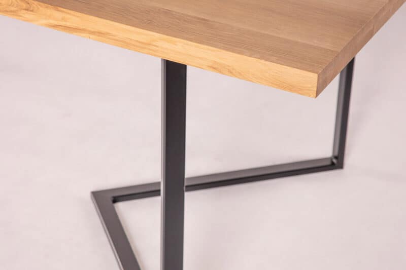 Nowoczesne biurko z metalowymi nogami LUBNIS