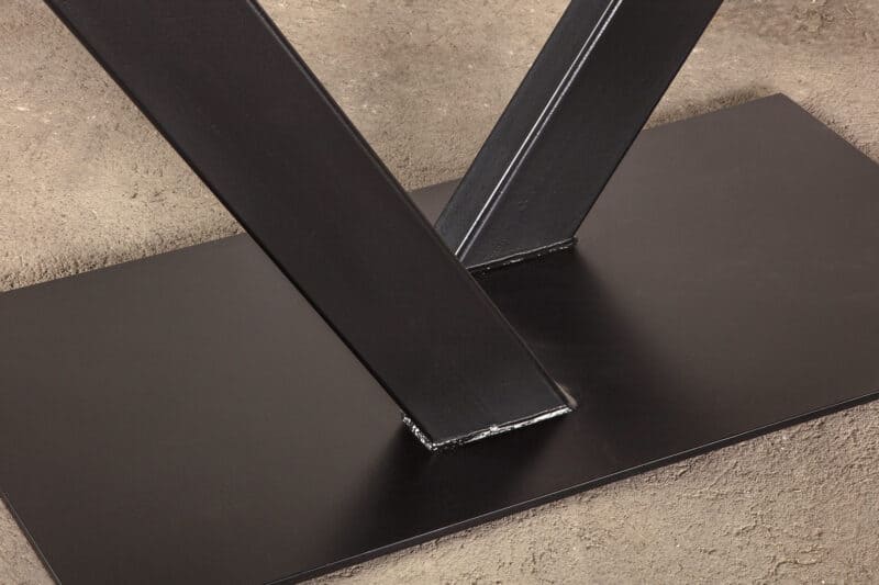 Stół do salonu z metalowymi nogami VECTIS • VratislaviaMeble