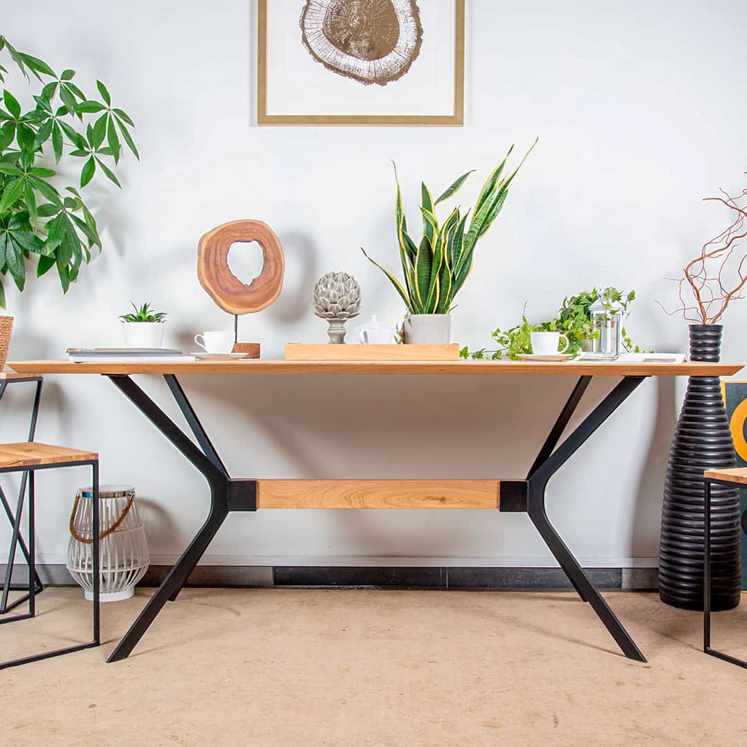 Stół z drewna — jak dobrać rozmiar stołu?